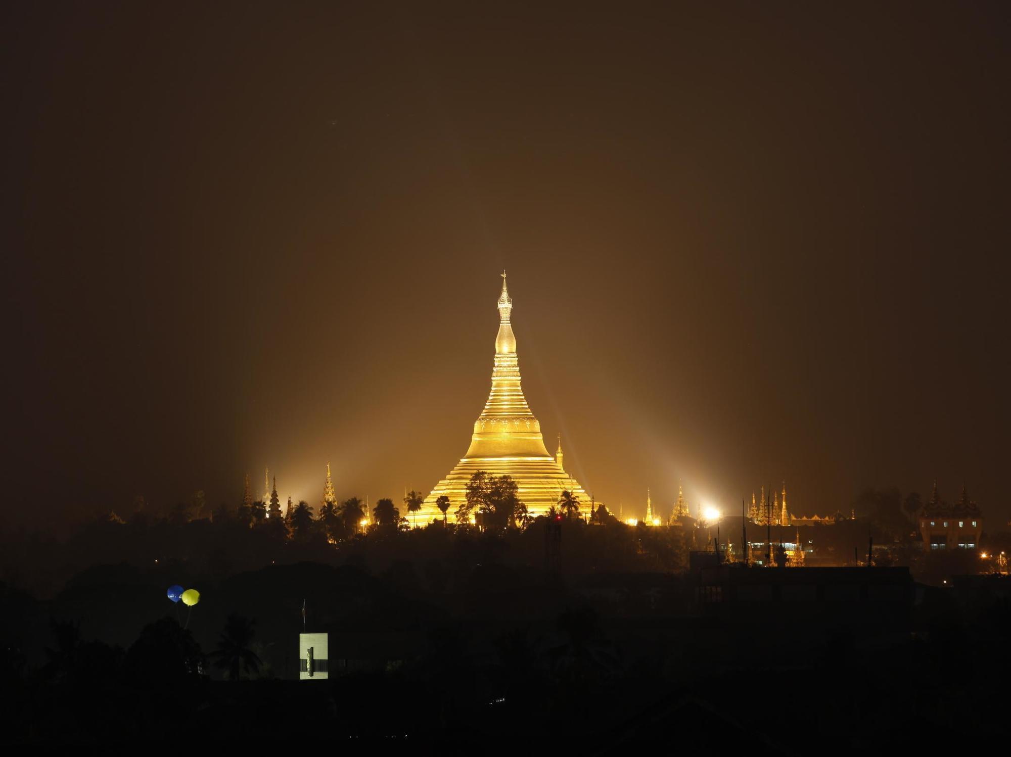 Yangon Regency Hotel Екстер'єр фото